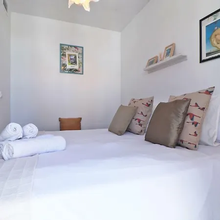 Apartment Del Parque Flats Victoria Trini
